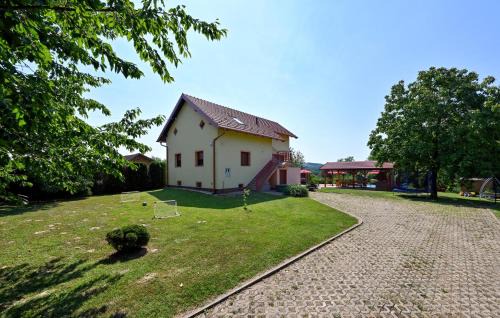 Nice Home In Vinogradi Ludbreski With Sauna