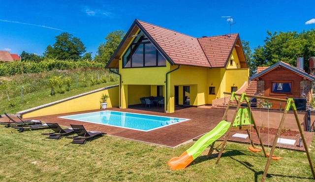 Nice home in Selnica with sauna