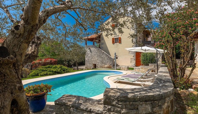 Nice home in Svetvincenat in Svetvincenat