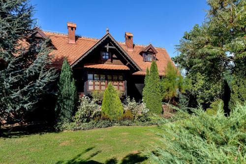 OAK COTTAGE