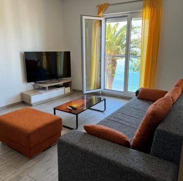 Oki Apartment in Gradac