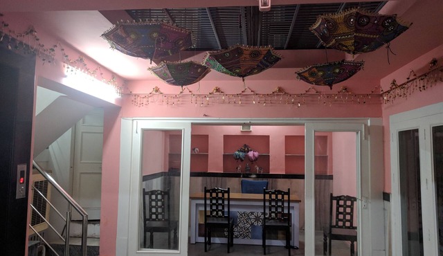 Old Traditional heritage house with Royal feel located in main pink city in Jaipur
