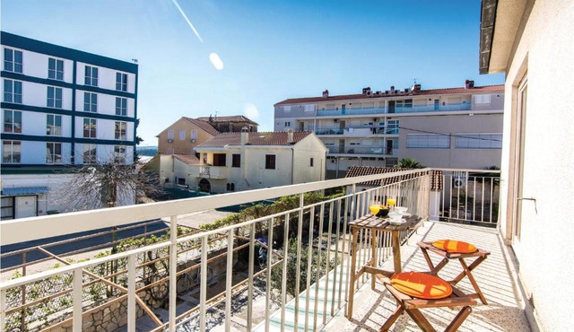 One-Bedroom Apartment in Biograd