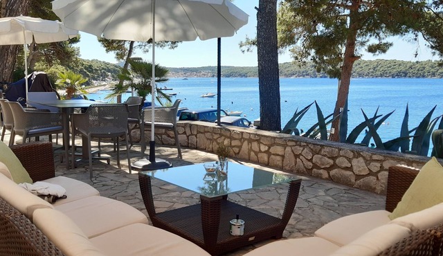 One bedroom apartment with terrace and sea view Mali Lošinj, Lošinj (A-10420-a)