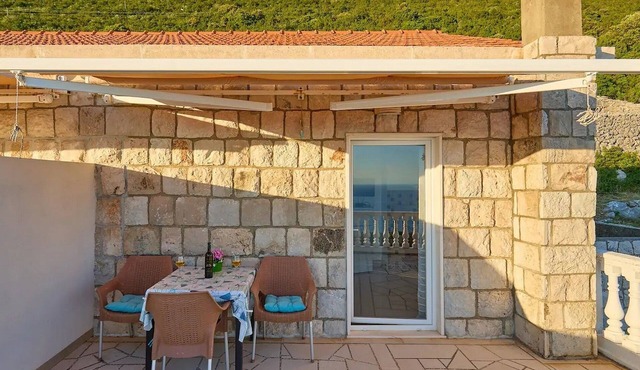 One bedroom apartment with terrace and sea view Maranovići, Mljet (A-22339-a)