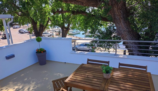 One bedroom apartment with terrace and sea view Klenovica, Novi Vinodolski (A-5579-c)
