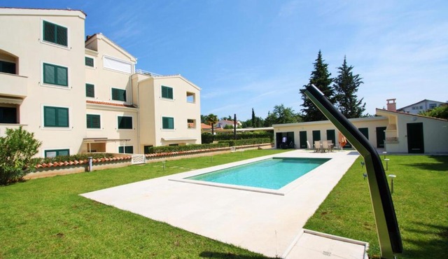 One Bedroom Apartment Bonsai with shared Pool
