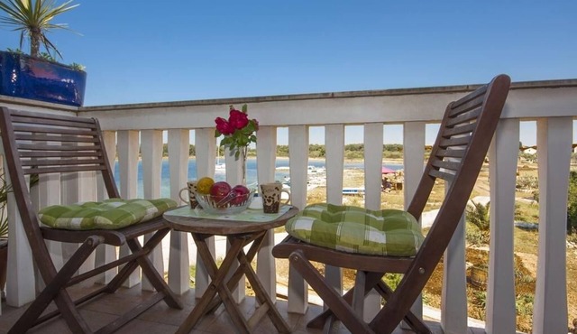 One bedroom apartment near beach Krapanj (Šibenik) (A-18004-b)