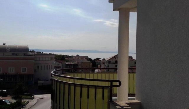 One bedroom apartment with balcony and sea view Makarska (A-27979-a) in Makarska