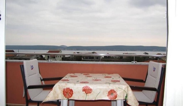 One bedroom apartment with terrace and sea view Neviđane, Pašman (A-18054-e)