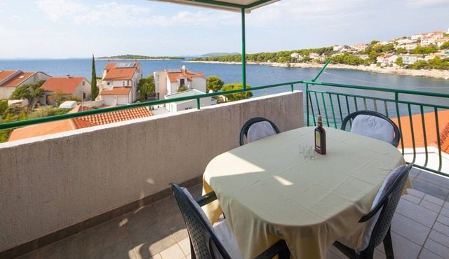 One bedroom apartment near beach Bilo (Primošten) (A-4191-d)