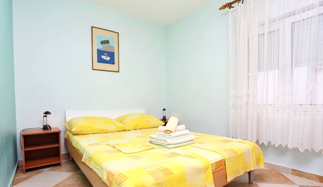 One bedroom apartment with terrace Promajna, Makarska (A-10329-a)
