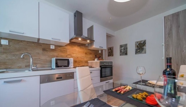 One bedroom apartment with balcony Varaždin, Zagorje (A-22171-a)