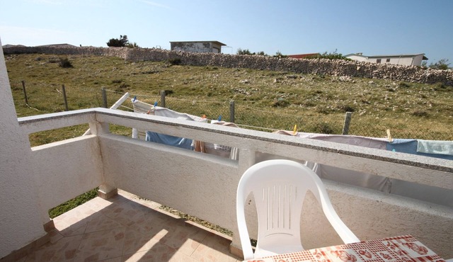 One bedroom apartment near beach Kustići, Pag (A-6353-d)