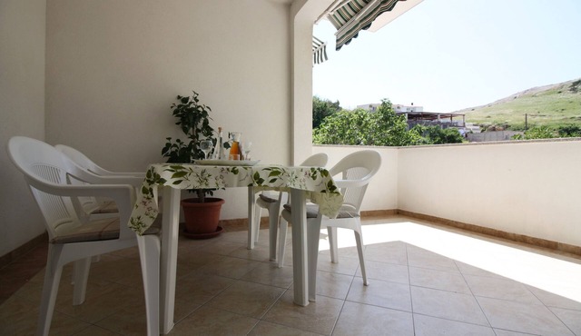 One bedroom apartment near beach Metajna, Pag (A-6486-g)