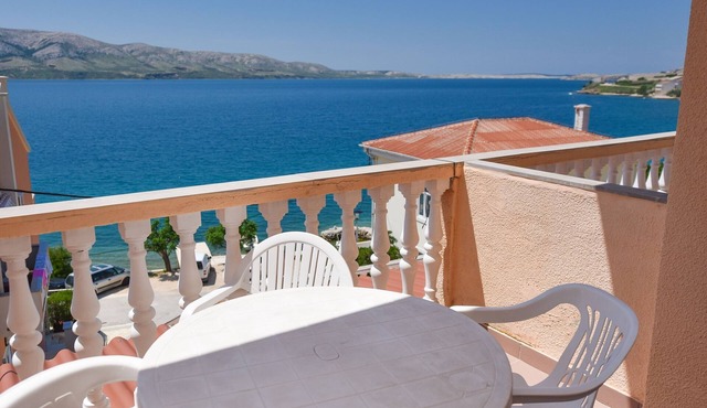 One bedroom apartment near beach Metajna, Pag (A-6522-f) in Zubovići