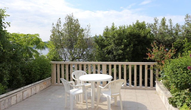 One bedroom apartment near beach Viganj, Pelješac (A-10116-e)
