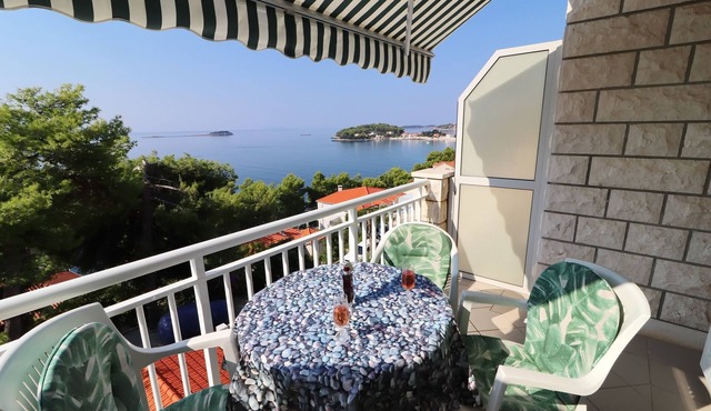 One bedroom apartment near beach Prižba, Korčula (A-20862-c)