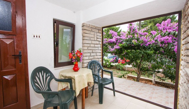 One bedroom apartment near beach Arbanija, Čiovo (A-17280-b)