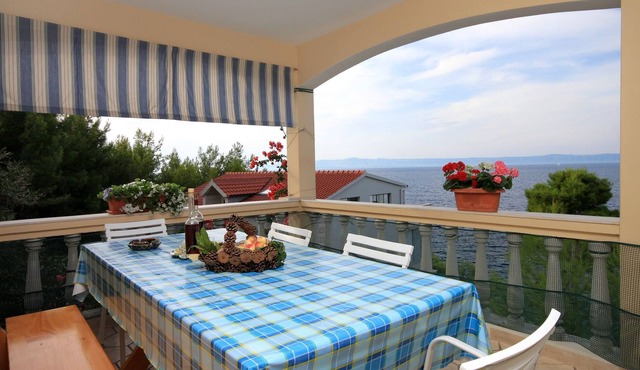 One bedroom apartment near beach Prigradica, Korčula (A-9141-a)