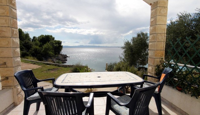 One bedroom apartment near beach Cove Jedra, Hvar (A-2583-h)