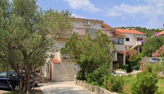 One bedroom apartment near beach Tkon, Pašman (A-21943-b) in Tkon