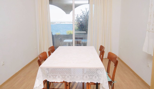 One bedroom apartment near beach Tkon, Pašman (A-5840-a)