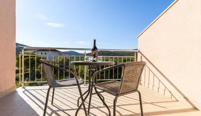 One bedroom apartment with terrace Marina, Trogir (A-25135-h)