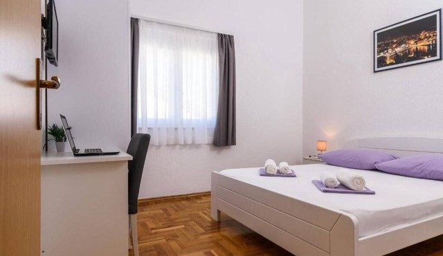 One bedroom apartment with balcony Marina, Trogir (A-25135-i)