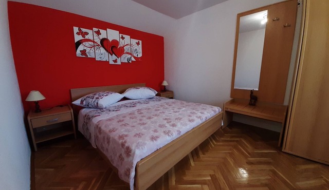 One bedroom apartment with balcony and sea view Vinišće, Trogir (A-6117-b)