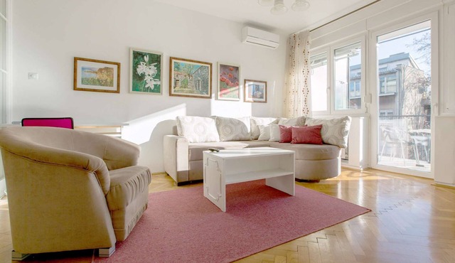 One bedroom apartment with terrace and park view
