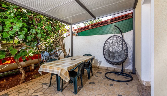 One bedroom apartment with terrace Valbandon, Fažana (A-7352-b) in Fažana