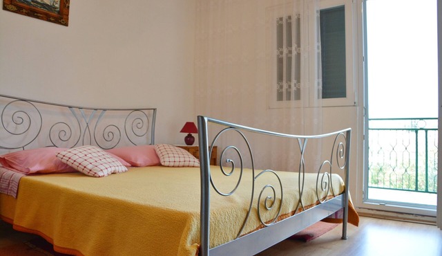 One bedroom apartment with terrace and sea view Poljica, Trogir (A-12653-b)