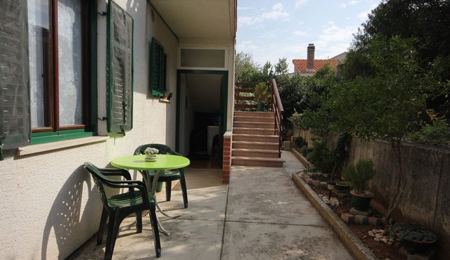 One bedroom apartment with terrace Cove Mala Lamjana, Ugljan (A-827-c)