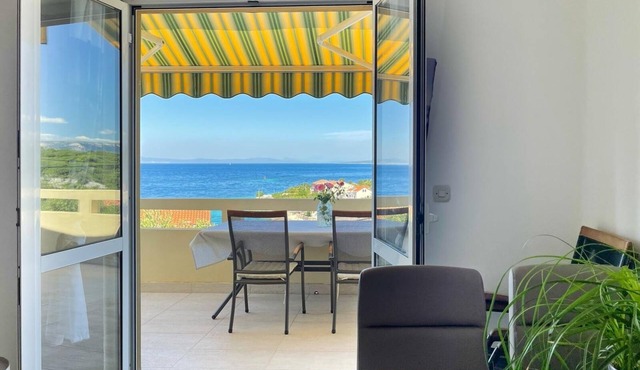 One bedroom apartment with terrace and sea view Lun, Pag (A-19358-b)
