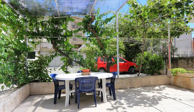 One bedroom apartment with terrace Omiš (A-2738-d)