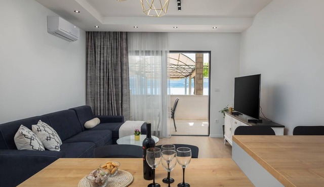One bedroom apartment with air-conditioning Stanići, Omiš (A-2819-b)