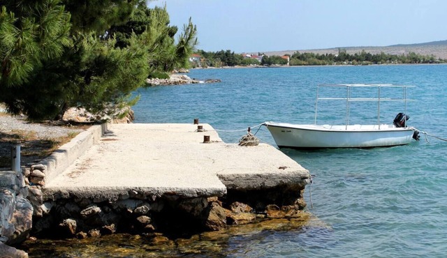 One bedroom apartment near beach Seline, Paklenica (A-6531-c)