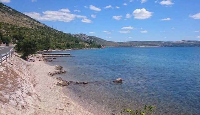 One bedroom apartment near beach Seline, Paklenica (A-11197-a)