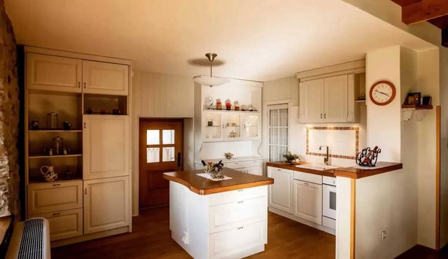 Opulent Villa with Sauna in the Heart of Karst in Sežana