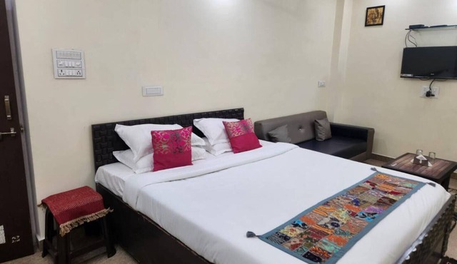 Paddy's Luxurious Home Stay in Mount Abu