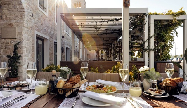 Palace Divnic by Armerun Heritage Hotel