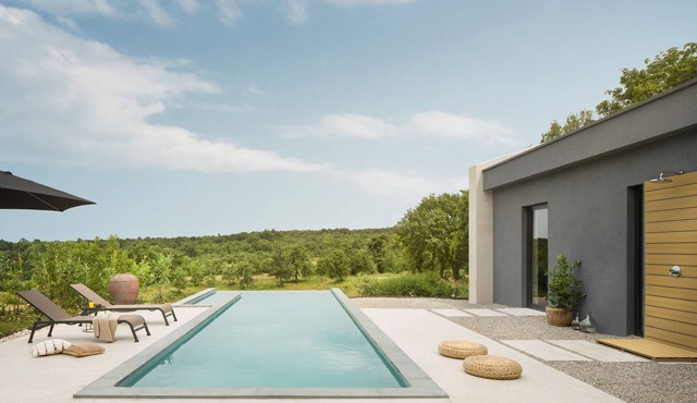 Peace & aesthetics in nature. Villa Green Escape. Infinity pool/hot tub/sauna