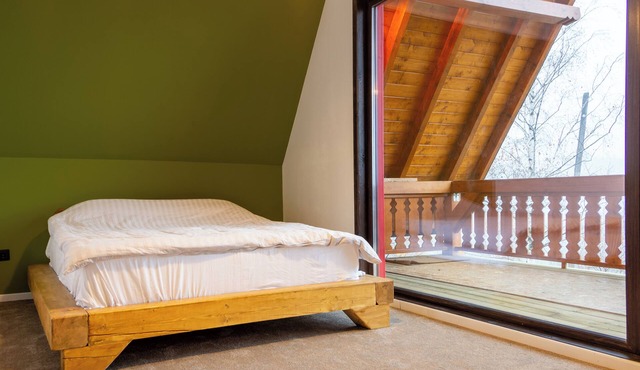 Peaceful 3-bedroom house in adorable Calatele Padure in Călăţele
