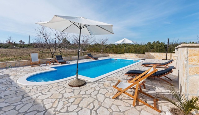 Peaceful Cottage in Benkovac with Swimming Pool