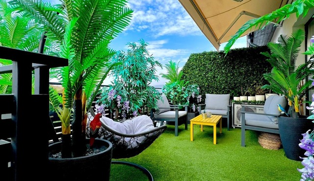 Peaceful neighborhood, fresh air, your urban sanctuary. in Floresti