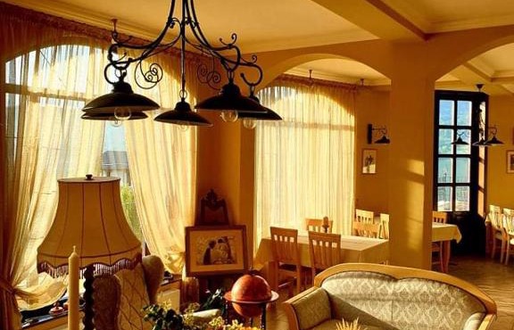 Pensiunea Casa Mircea & Restaurant in Eşelniţa