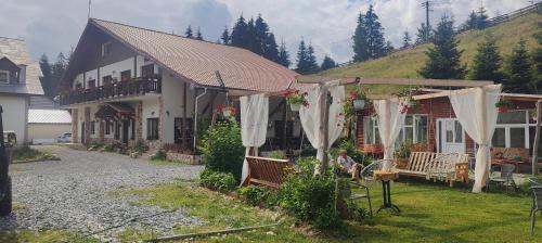 Pensiunea Trei Brazi Arieseni in Arieseni
