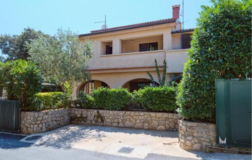 Pet Friendly Apartment In Artatore With Wifi