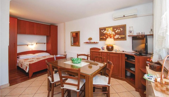 Pet Friendly Apartment In Lovran With Wifi